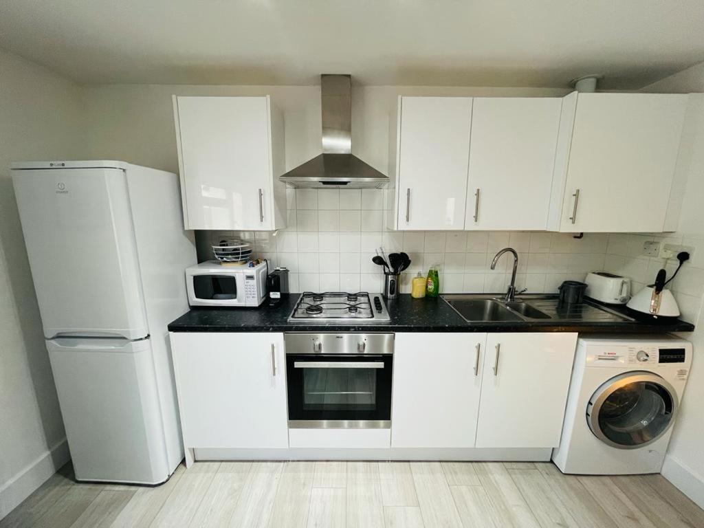 Enfield Chase Apartment Екстериор снимка